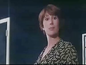教師は若い学生として教育されています じ ...