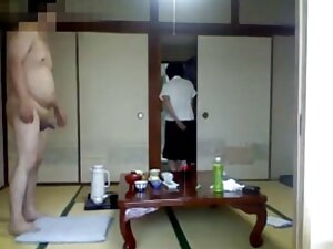 何よりも、メイドはアナルを見るのが大好き ...